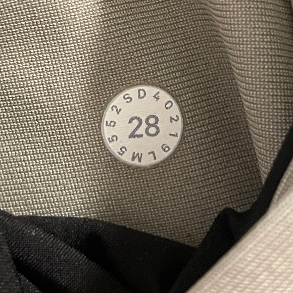 Lululemon ABC Pants - Picture 4 of 4